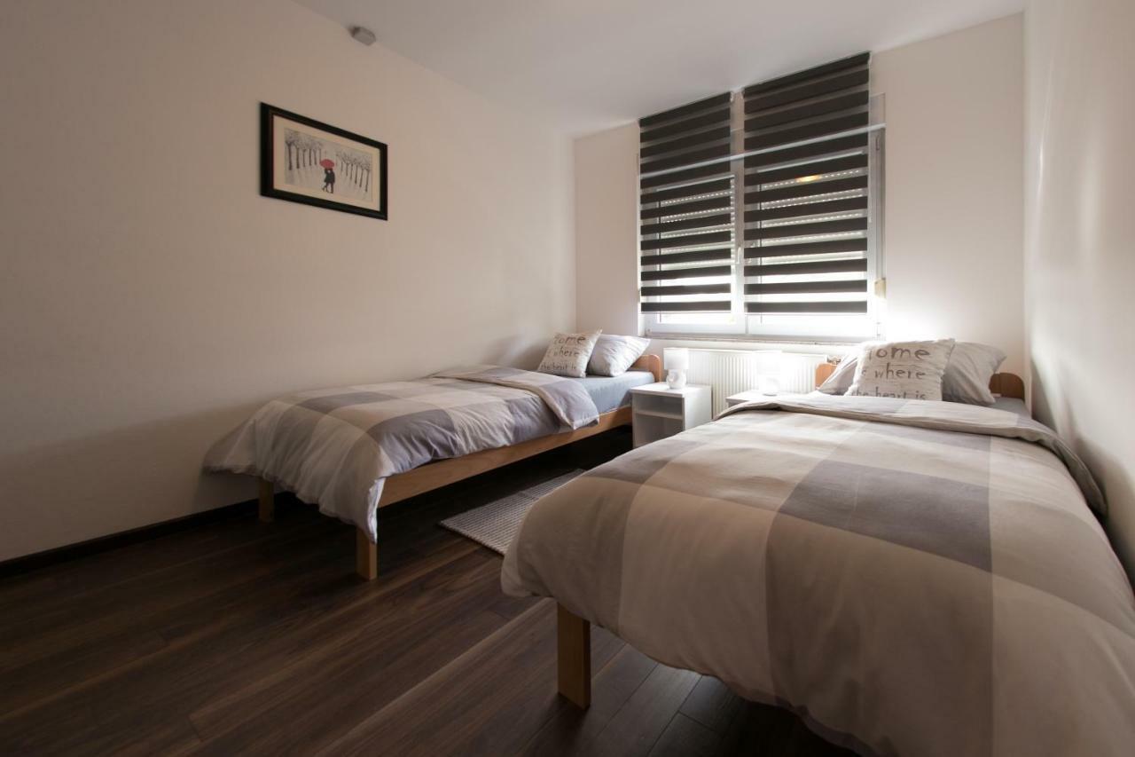 Apartman Maja Lägenhet Otočac Exteriör bild