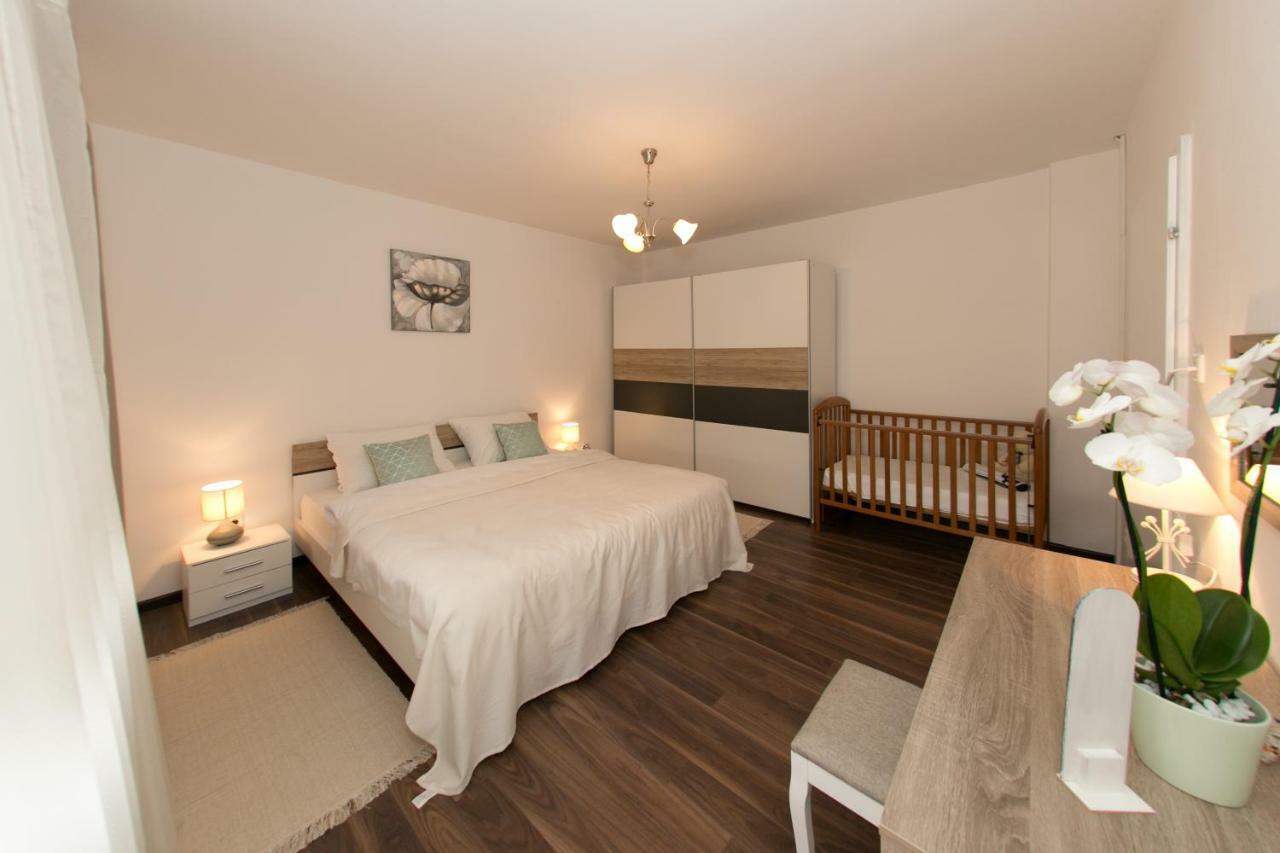 Apartman Maja Lägenhet Otočac Exteriör bild